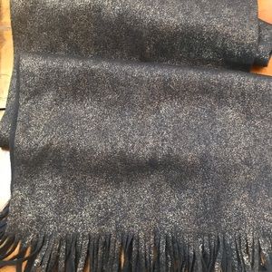 Exquisite Colombo cashmere scarf